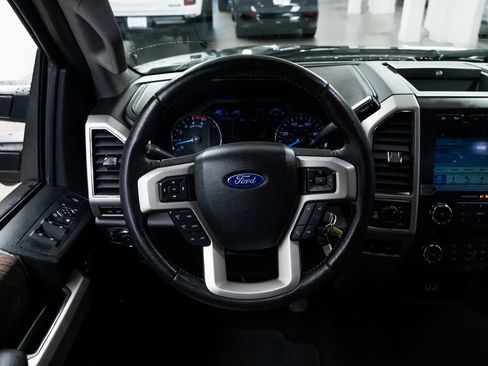 Used 2019 Ford F250 Lariat w/ Chrome Package image 11