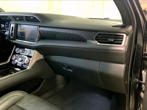 Used 2023 GMC Yukon XL Denali w/ Advanced Technology Package image 18