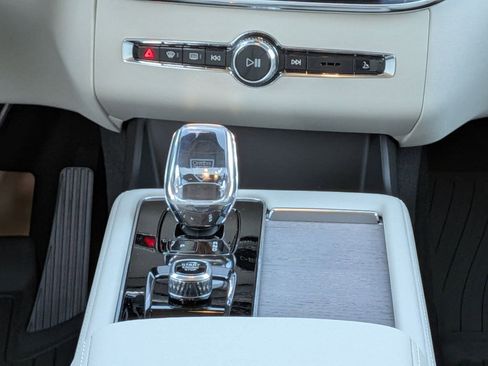 New 2026 Volvo XC90 B6 Ultra w/ Protection Package AWD/4WD image 9