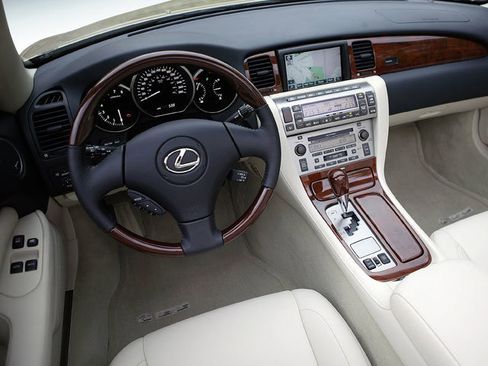 Used 2008 Lexus SC 430 Convertible RWD image 4