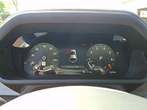 Used 2025 Land Rover Defender 110 S AWD/4WD image 23