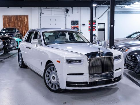 Used 2019 Rolls-Royce Phantom Sedan RWD image 90