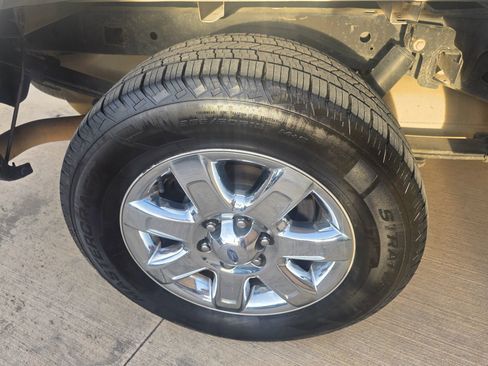 Used 2014 Ford F150 XLT w/ XLT Chrome Package image 11