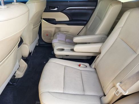 Used 2016 Toyota Highlander Limited Platinum AWD/4WD image 23