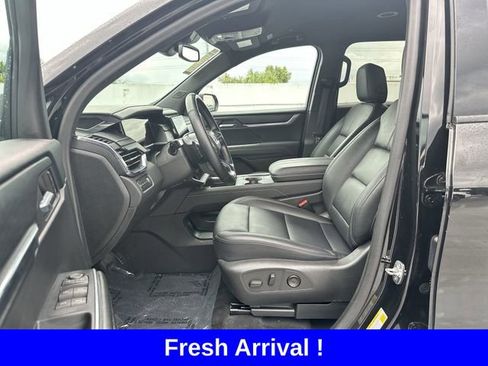 Used 2024 GMC Acadia Elevation image 22