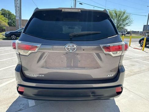 Used 2015 Toyota Highlander XLE FWD image 14