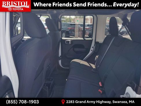 Used 2022 Jeep Wrangler Unlimited Sport AWD/4WD image 15