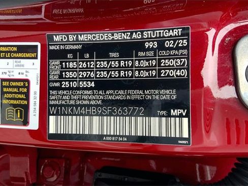 Used 2025 Mercedes-Benz GLC 300 4MATIC image 30