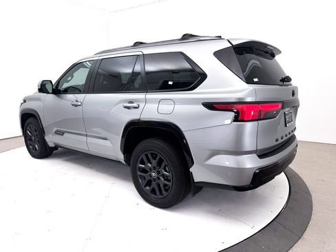 Used 2025 Toyota Sequoia Platinum w/ Tow Technology Package AWD/4WD image 17