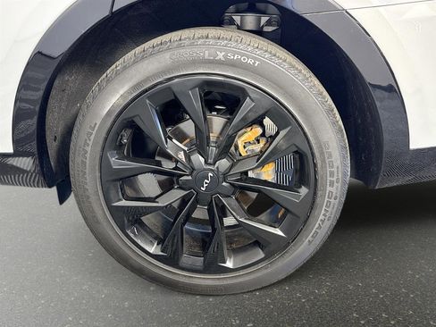 Used 2023 Kia Sorento SX image 32