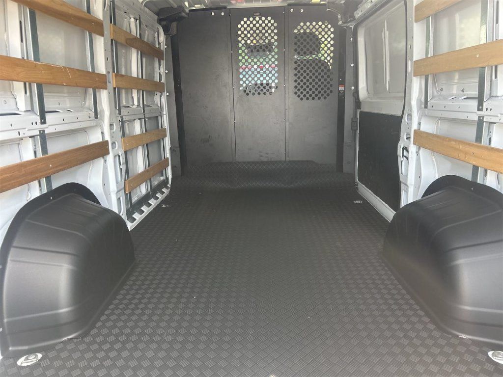 Used 2025 RAM ProMaster 2500 w/ U-Haul Equipment Group FWD image 8