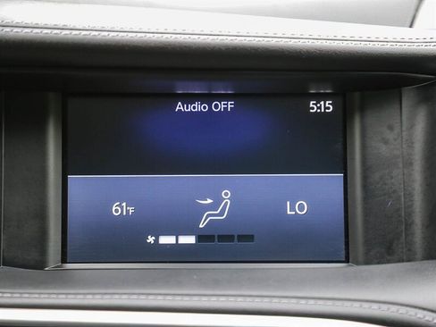 Used 2017 INFINITI QX30 image 19