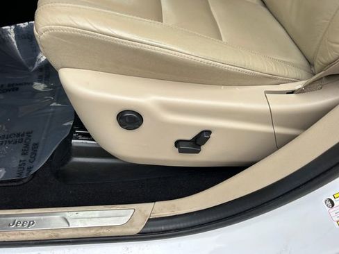 Used 2021 Jeep Grand Cherokee Limited w/ Trailer Tow Group IV image 10