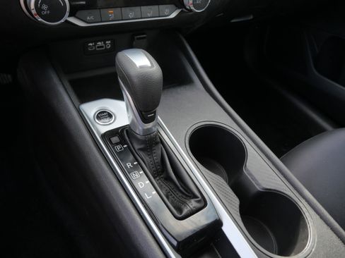 Used 2025 Nissan Altima 2.5 SV FWD image 24