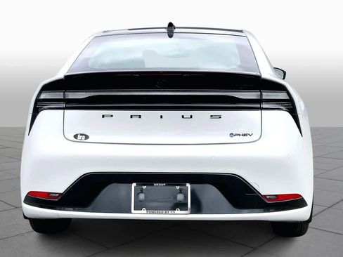 New 2026 Toyota Prius Plug-In Hybrid image 4
