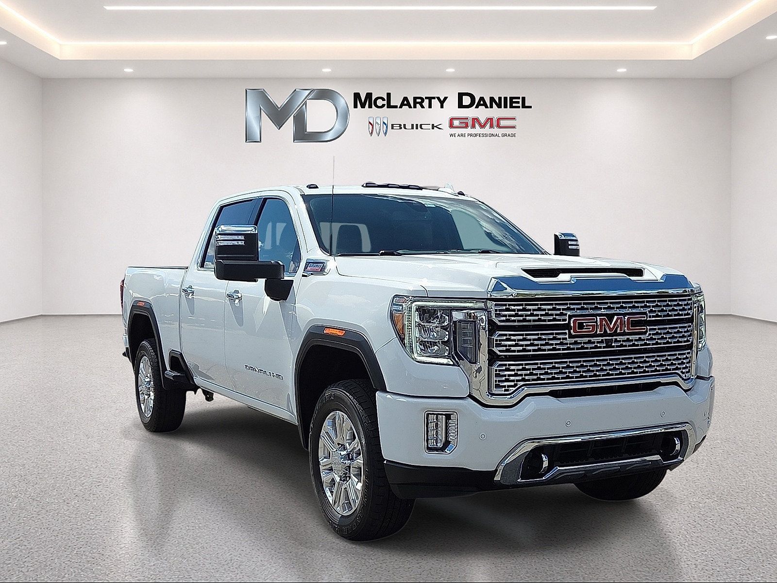 Used 2023 GMC Sierra 3500 Denali AWD/4WD image 1