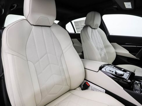 New 2026 BMW 530i xDrive w/ Premium Package image 33