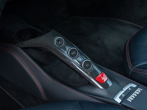 Used 2018 Ferrari 488 GTB RWD image 46