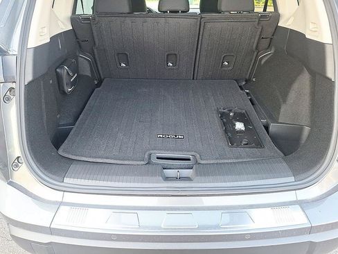 Certified 2026 Nissan Rogue SV FWD image 23