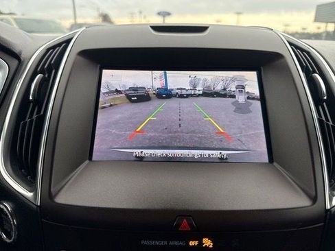 Used 2020 Ford Edge Titanium image 22
