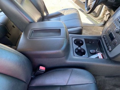 Used 2011 Chevrolet Tahoe LT w/ Luxury Package AWD/4WD image 35