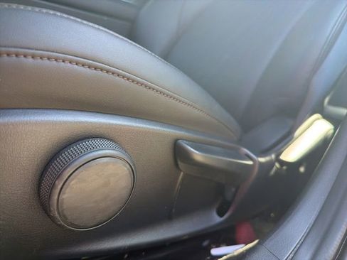 Used 2023 MAZDA MAZDA3 s FWD image 11