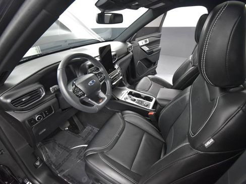 Used 2024 Ford Explorer ST w/ Technology Package image 24