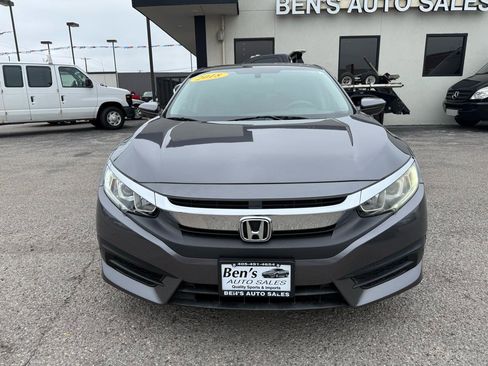 Used 2018 Honda Civic EX image 3