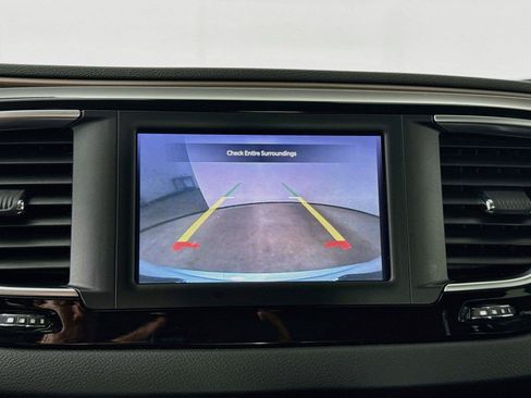Used 2023 Chrysler Voyager LX FWD image 6
