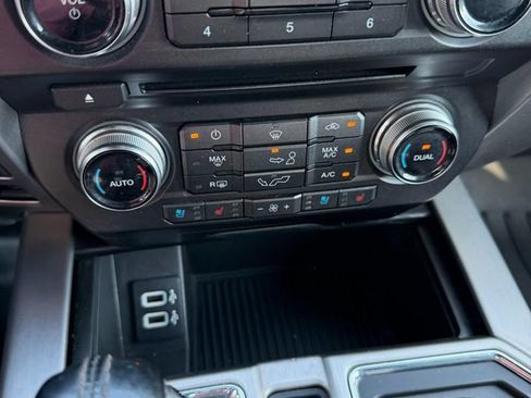 Used 2018 Ford F150 Platinum w/ Equipment Group 701A Luxury AWD/4WD image 18