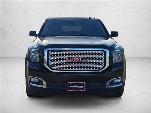 Used 2017 GMC Yukon SLT w/ Open Road Package AWD/4WD image 8
