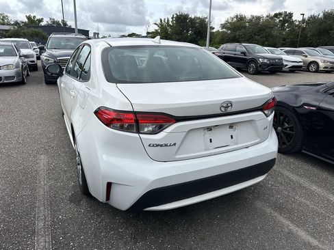 Used 2021 Toyota Corolla LE FWD image 9
