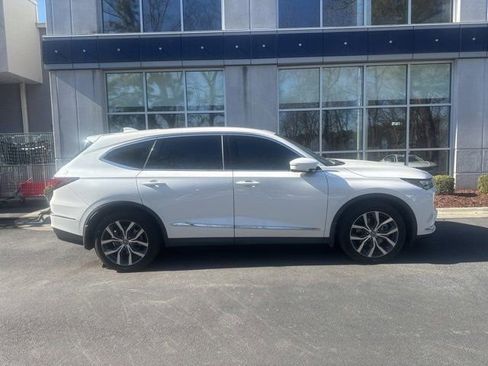 Used 2024 Acura MDX SH-AWD w/ Technology Package image 2
