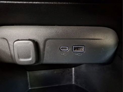 Used 2024 Chevrolet Trax LS w/ LS Convenience Package FWD image 12