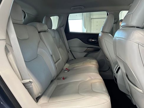 Used 2021 Jeep Cherokee Latitude Lux image 28