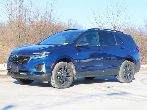 Certified 2022 Chevrolet Equinox RS w/ LPO, Floor Liner Package image 6