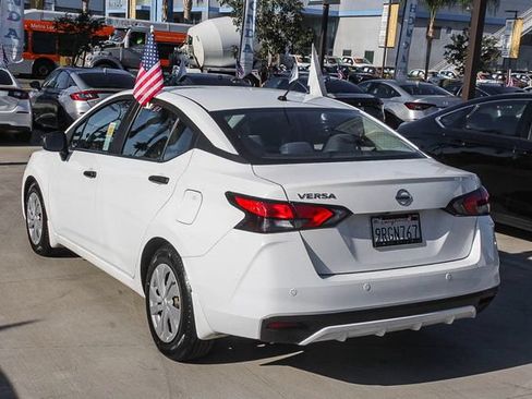 Used 2020 Nissan Versa S FWD image 7