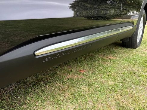 Used 2024 Ford Explorer XLT image 50