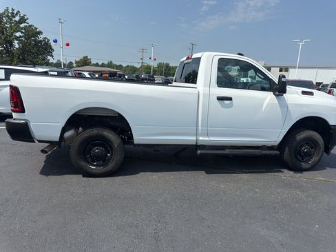 Used 2025 RAM 2500 Tradesman AWD/4WD image 4
