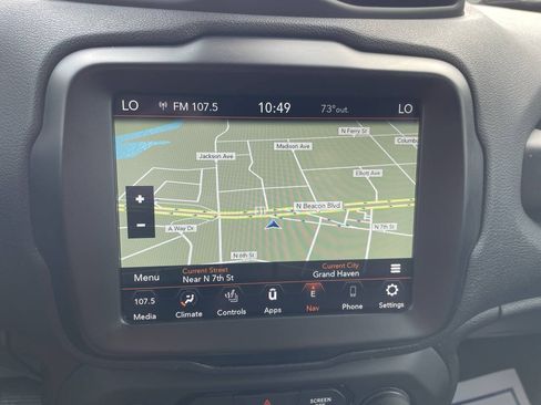Used 2023 Jeep Renegade Limited AWD/4WD image 19