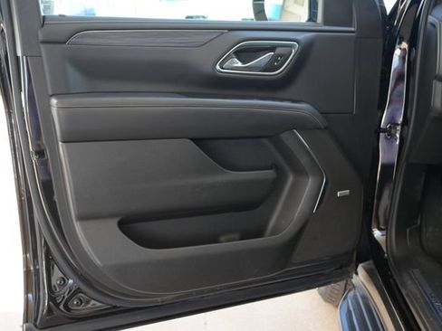 Used 2024 GMC Yukon XL SLT w/ SLT Luxury Package AWD/4WD image 13