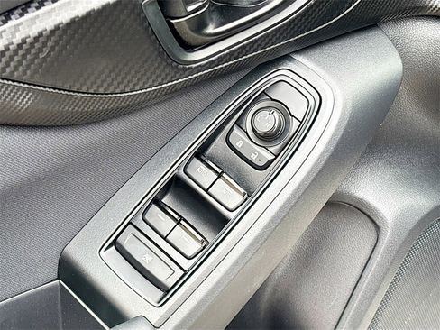 Used 2023 Subaru Crosstrek 2.0i image 17