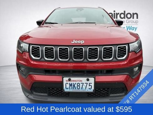 Used 2024 Jeep Compass Latitude AWD/4WD image 2