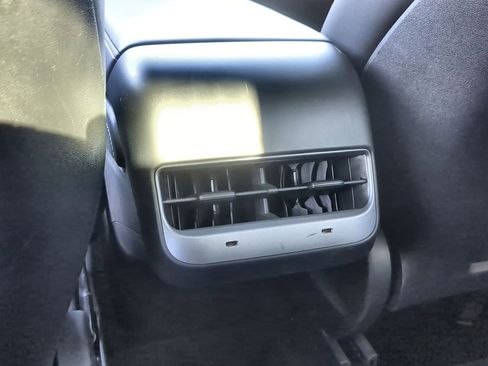 Used 2023 Tesla Model Y Long Range image 21