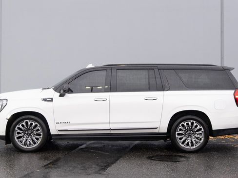 Used 2023 GMC Yukon XL Denali Ultimate image 31