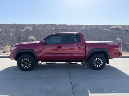 Used 2022 Toyota Tacoma TRD Off-Road w/ Technology Package image 5