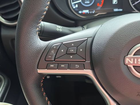 New 2025 Nissan Versa SR w/ Trunk Package FWD image 17