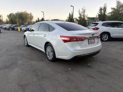 Used 2015 Toyota Avalon Limited w/ Technology Package FWD image 5