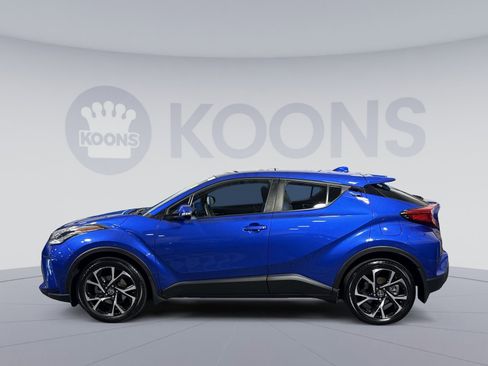 Used 2022 Toyota C-HR XLE image 2