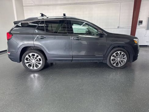 Used 2020 GMC Terrain SLT w/ Preferred Package AWD/4WD image 3